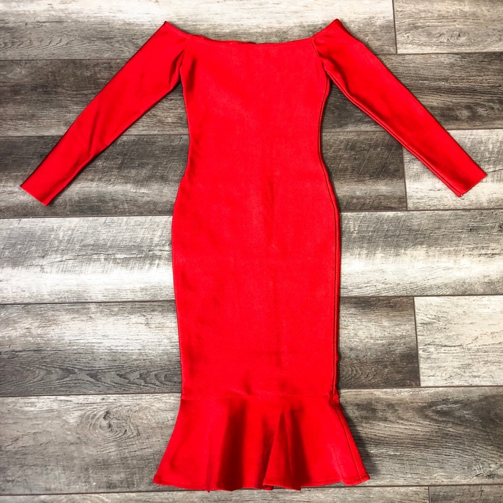 Women Brand New Midi Red Dress Size XS With Sleeve